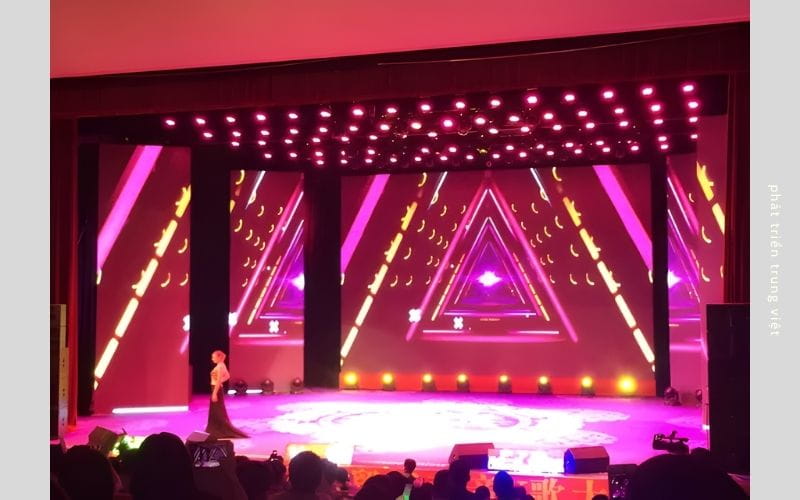 Backdrop LED ma trận cùng công nghệ ánh sáng